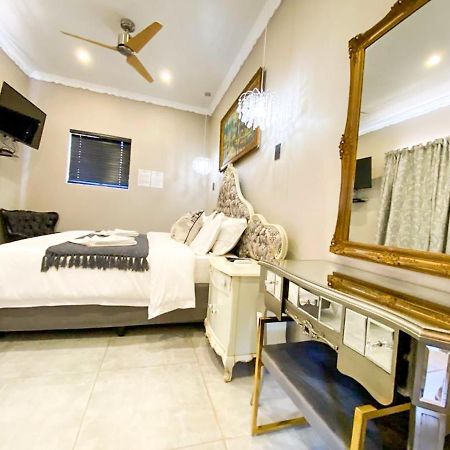 Le Grant Guesthhouse Aparthotel Kroonstad Ngoại thất bức ảnh