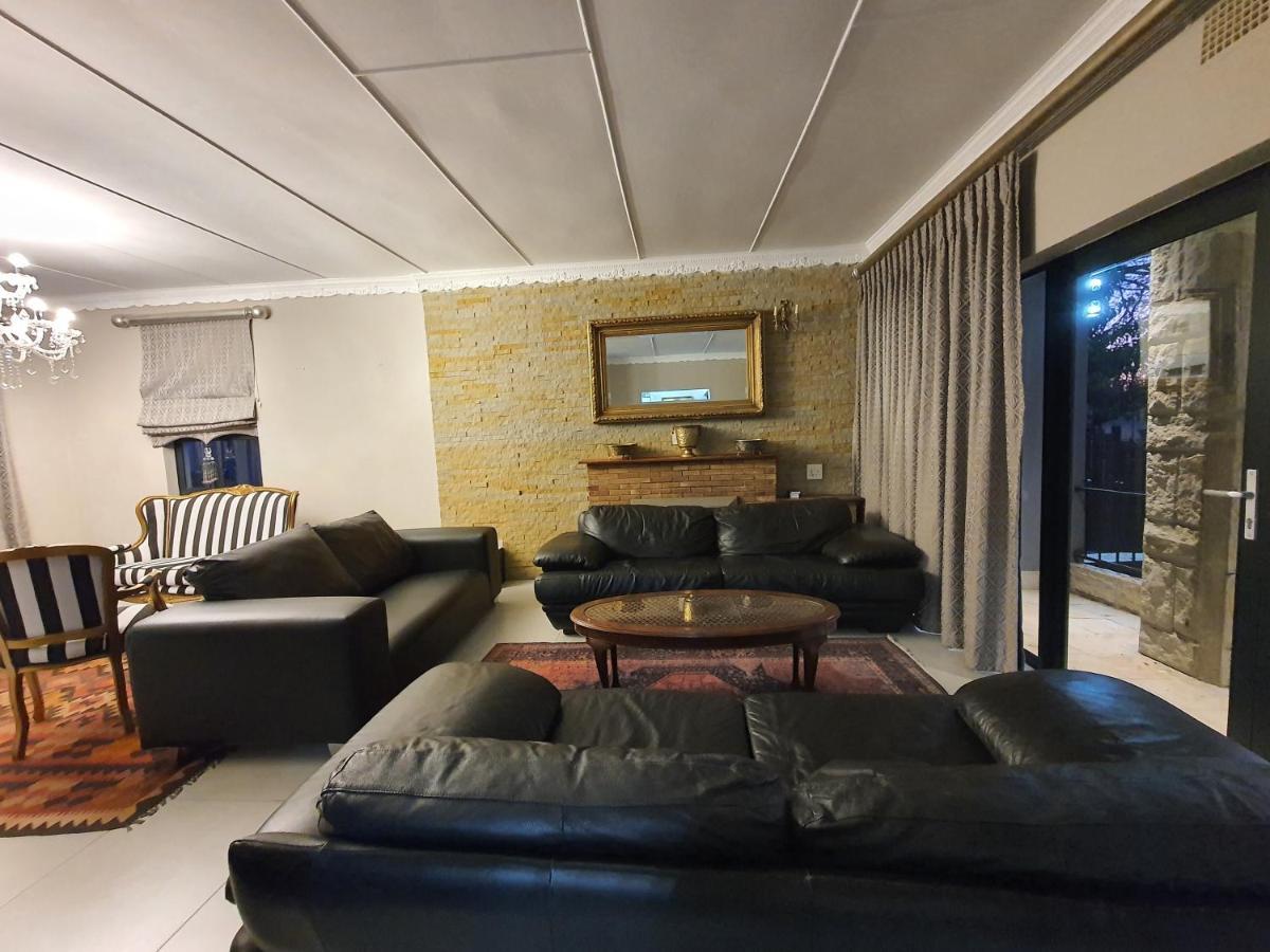 Le Grant Guesthhouse Aparthotel Kroonstad Ngoại thất bức ảnh