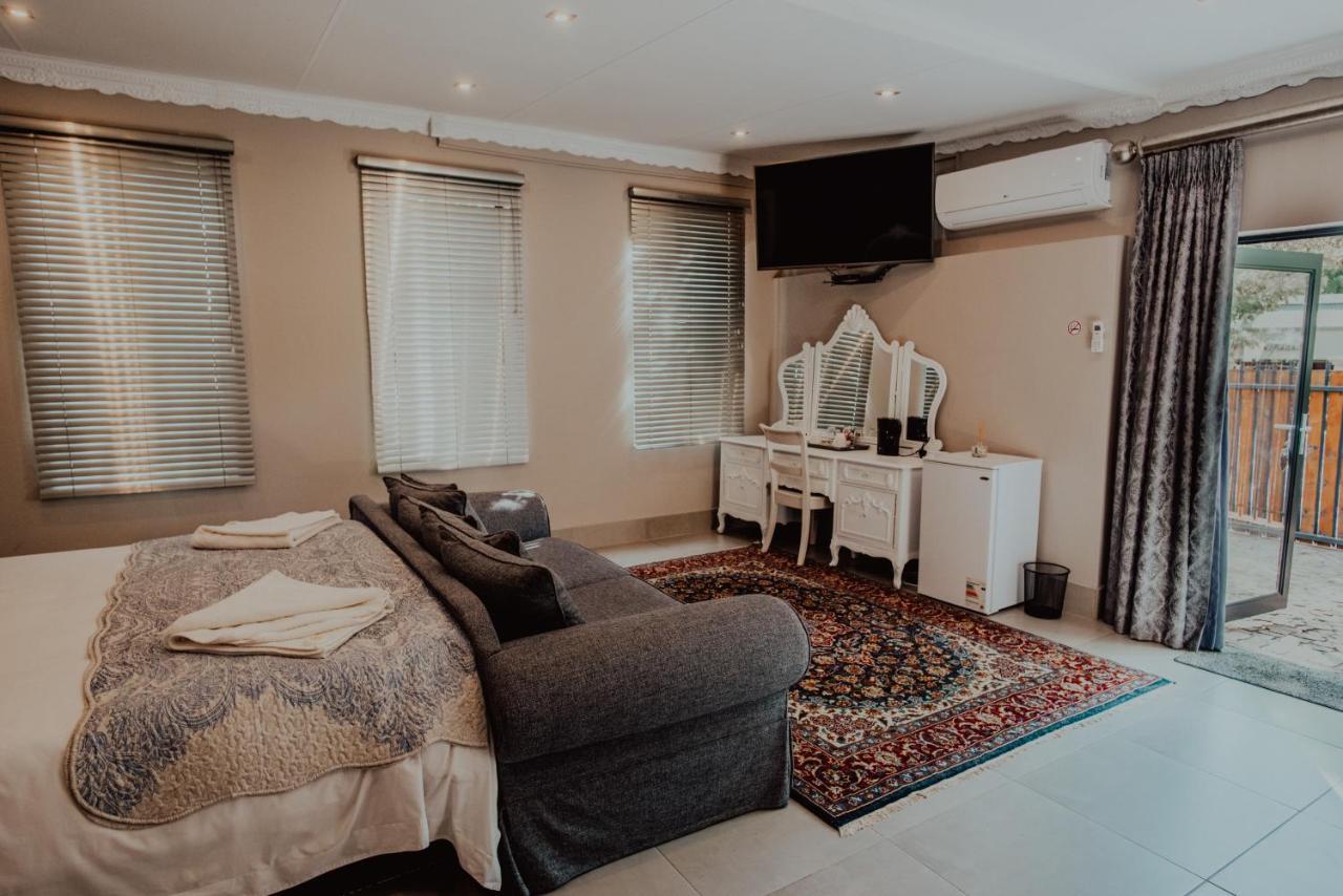 Le Grant Guesthhouse Aparthotel Kroonstad Ngoại thất bức ảnh