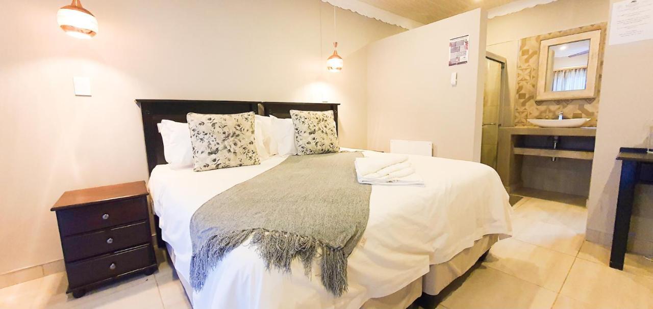 Le Grant Guesthhouse Aparthotel Kroonstad Ngoại thất bức ảnh